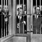 Companys (en el centro), junto a miembros de su Govern, encarcelados a finales de 1934.-EFE - CARLOS PÉREZ DE ROZAS - EUGENIO - ARCHIVO