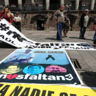 Protestas de los familiares del equipo de prensa secuestrado y asesinados en la frontera entre Ecuador y Colombia.-EFE