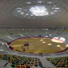 Vista general del interior del multiusos habilitado como plaza de toros para recibir la feria taurina de las Fiestas de San Pedro y San Pablo 2015.-ISRAEL L. MURILLO