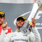 Hamilton celebra la victoria en Bélgica-EFE / STEPHANIE LECOCQ