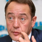 El exministro de Informacion ruso, Mijail Lesin, durante una rueda de prensa en Moscu en enero de 2002.-SERGEI ILNTSKY