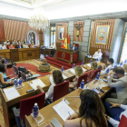 Un momento de un Pleno municipal en el Ayuntamiento de Burgos. SANTI OTERO