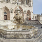 La fuente de Santa María, frente a la Catedral, será rehabilitada tras adjudicarse los trabajos.-SANTI OTERO