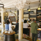 Interior de un establecimiento del centro de la ciudad.-ISRAEL L. MURILLO