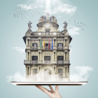 El Ayuntamiento de Pamplona es una de las imágenes icónicas de la campaña.