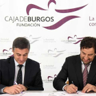 Rafael Barbero y Jesús Martínez firmaron ayer un acuerdo de colaboración-Santi Otero