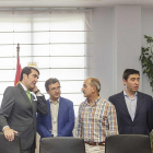 El consejero de Fomento durante la firma de un programa Rehabitare con varios alcaldes.-ICAL