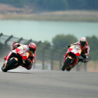 Los pilotos españoles Marc Márquez (i) y Dani Pedrosa (d) ambos del Repsol Honda Team-EFE / JAVIER CEBOLLADA