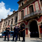 Agentes de los Mossos refuerzan la vigilancia en el Parlament.-PERIODICO (EFE/QUIQUE GARCIA)