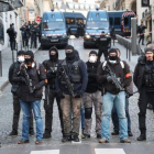 uerzas de seguridad cierran el paso en una calle de París.-AFP / ZAKARIA ABDELKAFI