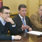 Mínguez (izq.), Rico (centro) y Carretón (dcha.) ayer en la Diputación.-RAÚL G. OCHOA
