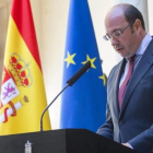 Pedro Antonio Sánchez, este martes, durante la comparecencia en la que ha anunciado su dimisión.-EL PERIÓDICO (EFE / MARCIAL GUILLÉN)