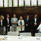 La alcaldesa Manuela Carmena posa con Puigdemont, Junqueras y Romeva, ayer, en Madrid.-JUAN MANUEL PRATS