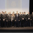 Foto de grupo de los condecorados y autoridades en el Día de la Policía celebrado ayer.-ISRAEL L. MURILLO