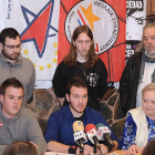 Jorge García Velasco, en el centro de azul, en su presentación ayer.-ISRAEL L. MURILLO