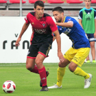 Lance del partido que enfrentó ayer al Mirandés con el Barakaldo.-JOSÉ ESTEBAN EGURROLA