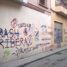 Las pintadas podían verse por todos los rincones de la localidad arandina-L. V.