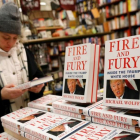 El polémico libro sobre Trump, en una librería de Nueva York.-/ REUTERS / SHANNON STAPLETON