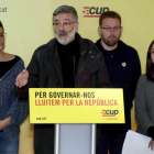 Los cuatro diputados de la CUP en el Parlament surgido de la elecciones del 21 de diciembre.-/ TONI ALBIR (EFE)