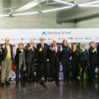 Isidro Fainé, presidente de la Fundación «la Caixa», con las asociaciones.-