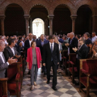 Los presidentes de la Generalitat, Carles Puigdemont, y del Parlament, Carme Forcadell, en el acto municipalista a favor del referéndum, en el paraninfo de la Universitat de Barcelona.-ACN / PATRICIA MATEOS