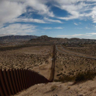 Los 14 mil millones de dólares que se le incautó a El Chapo serviría para construir el muro de Trump.-EFE