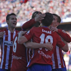 Los jugadores del Atlético celebran el gol de Koke.-AP / FRANCISCO SECO