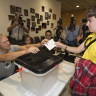 Votaciones en el IES Martí i Franques de Tarragona.-JOAN REVILLAS