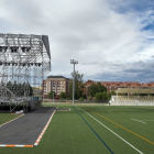 Montaje del escenario de los conciertos celebrados en el campo de San Amaro. TOMÁS ALONSO