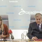 La gerente territorial de Servicios Sociales y el presidente de la Fundación Cajacírculo.-SANTI OTERO