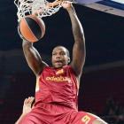 Deon Thomas machaca el aro en un partido europeo de la pasada campaña con elGalatasaray.-EUROLEAGUE