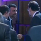 El exconseller Santi Vila saluda al presidente del Gobierno, Mariano Rajoy, durante una entrega de premios de la patronal catalana Fomento del Trabajo.-TV3