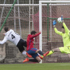 Imagen del único gol del partido obra del central blanquinegro Odei.-MIKEL SAIZ