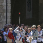 Varios turistas visitan la capital burgalesa.-R. OCHOA