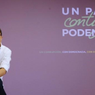 Íñigo Errejón, en la sede de Podemos, durante la presentación del eslogan del partido morado para la campaña electoral del 20-D.-AGUSTÍN CATALÁN