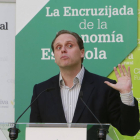 Daniel Lacalle en el transcurso de su intervención en el Hotel NH.-RAÚL G. OCHOA