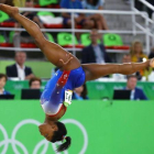 Simone Biles, en su última final de los Juegos de Río-2016.-AP / MIKE BLAKE