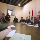 El director general de Carreteras e Infraestructuras, Luis Alberto Solís, se reúne con los alcaldes de Lanzahíta, Casavieja, Pedro Bernardo, Mijares y Gavilanes para informar sobre la depuración de aguas residuales-Ical