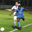 Yaw Annor en acción con la camiseta del Fuenlabrada-CF FUENLABRADA