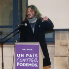 Miguel Vila, en un acto de campaña, frente al Teatro Principal de Burgos.-RAÚL G. OCHOA