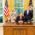 Nick Ayers en la Salón Oval con Trump-EFE