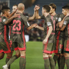Los jugadores del CD Mirandés festejan la consecución del gol que les adelantó en el marcador en Almería-La Liga