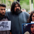 Los padres de Lucía Pérez, Guillermo Pérez (c) y Marta Montero (d), durante una marcha en Mar del Plata (Argentina) en repudio al asesinato de su hija en esta localidad costera.-Diego Izquierdo / EFE
