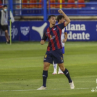 Álex Alegría celebra un gol con el Extremadura. LALIGA