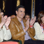 Aitana Hernando, Pedro Sánchez y Esther Peña ayer en Miranda de Ebro.-ICAL