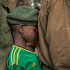 Uno de los niños soldado liberado en Sudán del Sur.-AFP / STEFANIE GLINSKI