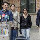 Varios de los concejales que fueron elegidos en la lista de Imagina, falta Blanca Guinea, juntos en una comparecencia en el parque Vara.-S. OTERO