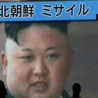 Imagen de Kim Jong-un en una pantalla de televisión en una calle de Japón.-KIMIMASA MAYAMA / EFE