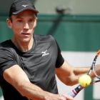 Ivo Karlovic, en su partido ante Jordan Thompson.-ETIENNE LAURENT