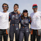 Gutiérrez celebra con su equipo el papel realizado en el Dakar-DEPARTAMENTO DE PRENSA DE CRISTINA GUTIÉRREZ